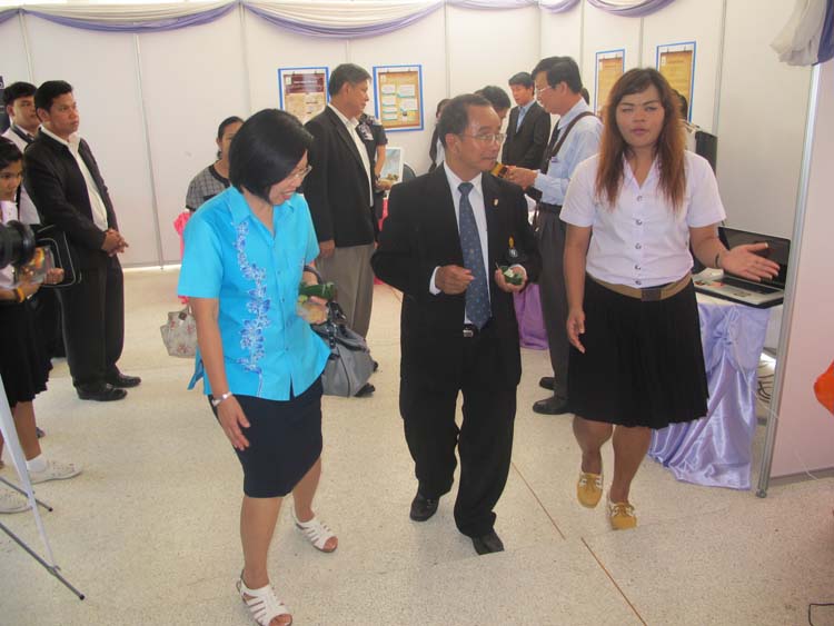 โครงการ Smart for all ครั้งที่ 3 เทคโนโลยีการเรียนรู้ในสังคมพหุวัฒนธรรม 7 - 11กันยายน 2555 ณ หอประชุมปาริชาต ภาพที่ 22