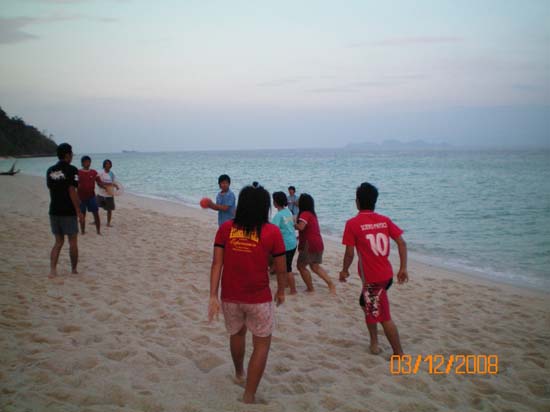 กิจกรรมกีฬาชายหาดสัมพันธ์ คณะศึกษาศาสตร์ ณ เกาะอาดัง ภาพที่ 40