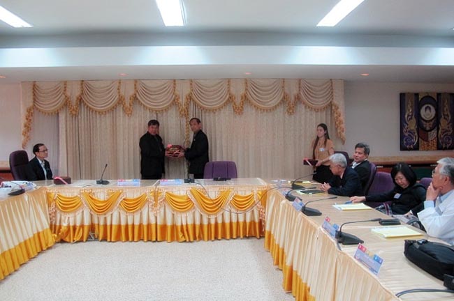 ผู้บริหารและบุคลากรคณะศึกษาศาสตร์เข้าร่วมกิจกรรมการจัดการความรู้กับกลุ่มคณะศึกษาศาสตร์ในเครือเทา-งามสัมพันธ์ ครั้งที่ 1/2556 วันที่ 7 กุมภาพันธ์ 2556 ณ วิทยาลัยการศึกษาต่อเนื่อง มหาวิทยาลัยพะเยา ภาพที่ 20