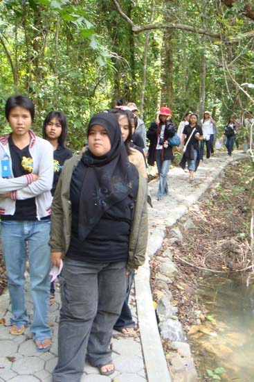 กิจกรรมกีฬาชายหาดสัมพันธ์ คณะศึกษาศาสตร์ ณ เกาะอาดัง ภาพที่ 65