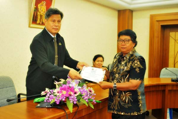 พิธีมอบวุฒิบัตรโครงการพัฒนาผู้บริหารสถานศึกษา (ชุดที่ 2) ภาพที่ 11