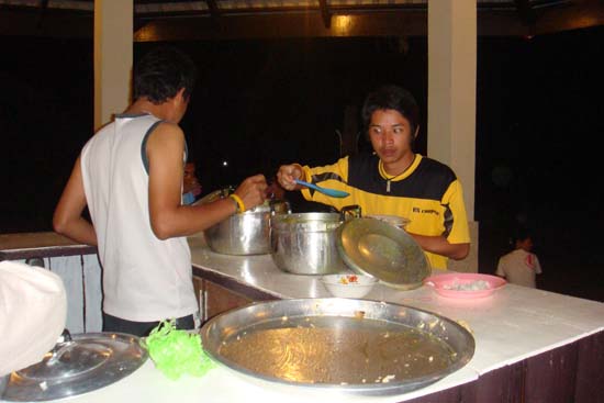กิจกรรมกีฬาชายหาดสัมพันธ์ คณะศึกษาศาสตร์ ณ เกาะอาดัง ภาพที่ 78
