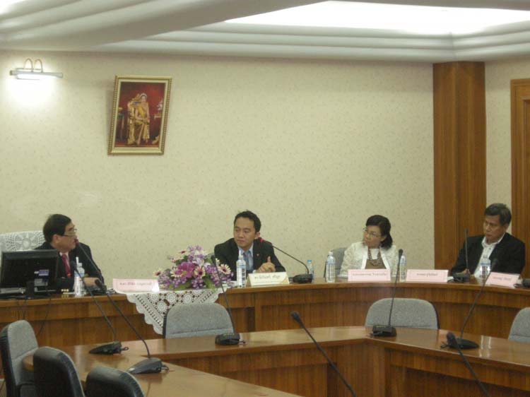 ประชุมสภาคณบดี ครุศาสตร์/ศึกษาศาสตร์ ครั้งที่4 2555 ภาพที่ 48
