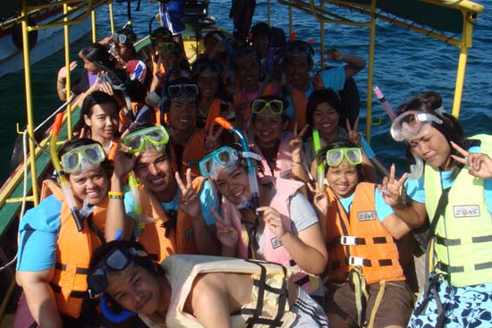 กิจกรรมกีฬาชายหาดสัมพันธ์ คณะศึกษาศาสตร์ ณ เกาะอาดัง ภาพที่ 100