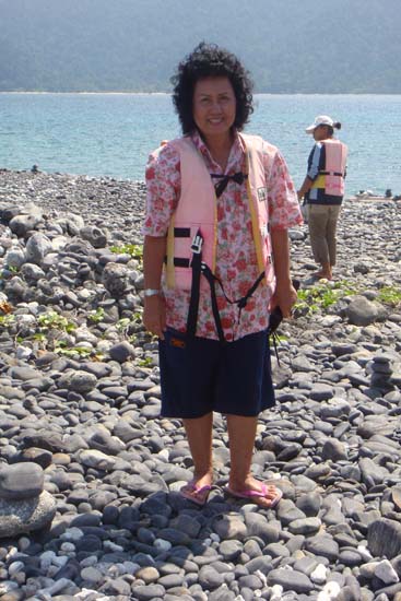 กิจกรรมกีฬาชายหาดสัมพันธ์ คณะศึกษาศาสตร์ ณ เกาะอาดัง ภาพที่ 104