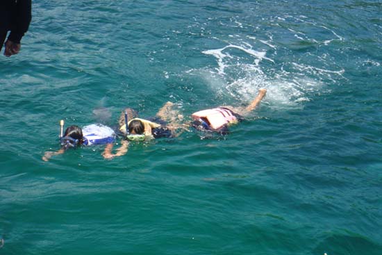กิจกรรมกีฬาชายหาดสัมพันธ์ คณะศึกษาศาสตร์ ณ เกาะอาดัง ภาพที่ 107