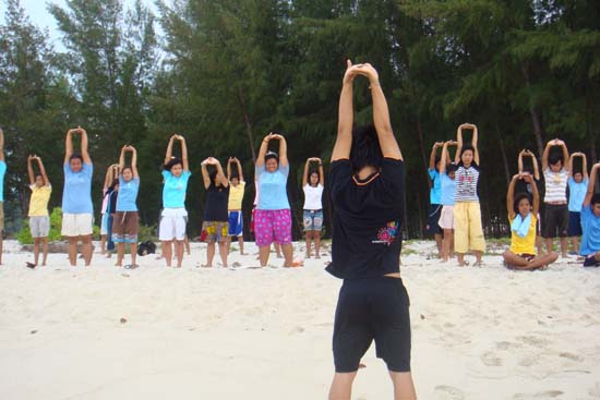 กิจกรรมกีฬาชายหาดสัมพันธ์ คณะศึกษาศาสตร์ ณ เกาะอาดัง ภาพที่ 117