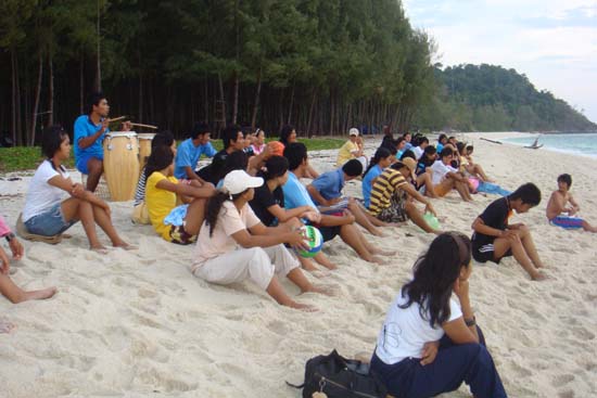 กิจกรรมกีฬาชายหาดสัมพันธ์ คณะศึกษาศาสตร์ ณ เกาะอาดัง ภาพที่ 148