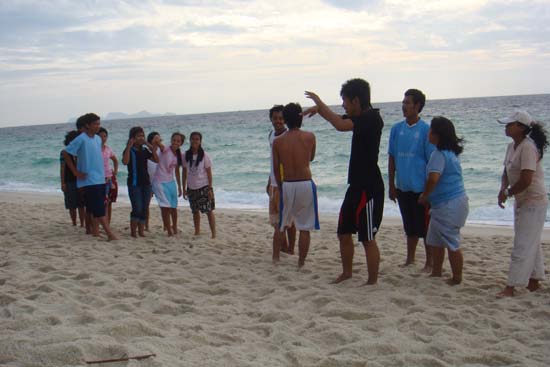 กิจกรรมกีฬาชายหาดสัมพันธ์ คณะศึกษาศาสตร์ ณ เกาะอาดัง ภาพที่ 149