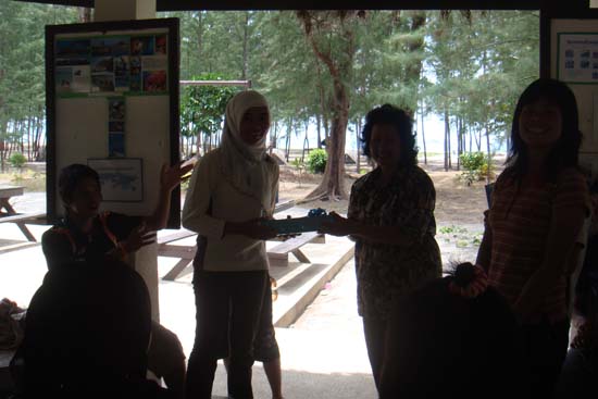 กิจกรรมกีฬาชายหาดสัมพันธ์ คณะศึกษาศาสตร์ ณ เกาะอาดัง ภาพที่ 166
