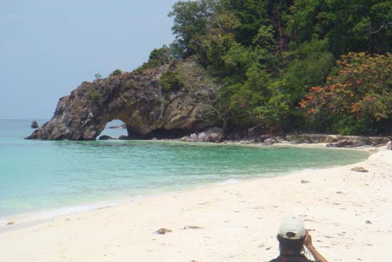 กิจกรรมกีฬาชายหาดสัมพันธ์ คณะศึกษาศาสตร์ ณ เกาะอาดัง ภาพที่ 171