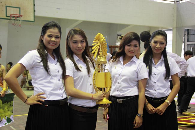 การแข่งขันกีฬาเชื่อมความสัมพันธ์ นิสิต นักศึกษาวิชาชีพครู โครงการกีฬา ศึกษาฯ - ครุศาสตร์ ' กล้วยไม้เกมส์ ' ครั้งที่ 2 วันที่ 18 - 20 มกราคม 2556 ณ มหาวิทยาลัยทักษิณ วิทยาเขตสงขลา ภาพที่ 3