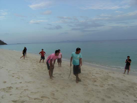 กิจกรรมกีฬาชายหาดสัมพันธ์ คณะศึกษาศาสตร์ ณ เกาะอาดัง ภาพที่ 190