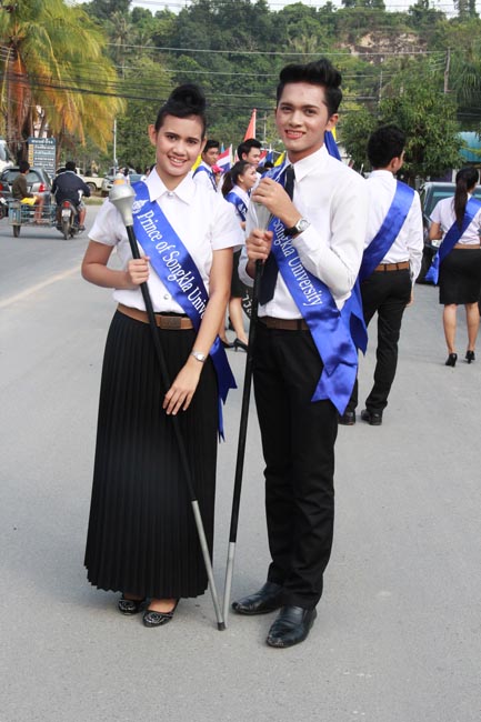การแข่งขันกีฬาเชื่อมความสัมพันธ์ นิสิต นักศึกษาวิชาชีพครู โครงการกีฬา ศึกษาฯ - ครุศาสตร์ ' กล้วยไม้เกมส์ ' ครั้งที่ 2 วันที่ 18 - 20 มกราคม 2556 ณ มหาวิทยาลัยทักษิณ วิทยาเขตสงขลา ภาพที่ 14