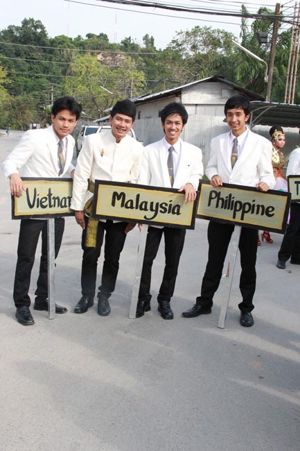 การแข่งขันกีฬาเชื่อมความสัมพันธ์ นิสิต นักศึกษาวิชาชีพครู โครงการกีฬา ศึกษาฯ - ครุศาสตร์ ' กล้วยไม้เกมส์ ' ครั้งที่ 2 วันที่ 18 - 20 มกราคม 2556 ณ มหาวิทยาลัยทักษิณ วิทยาเขตสงขลา ภาพที่ 29