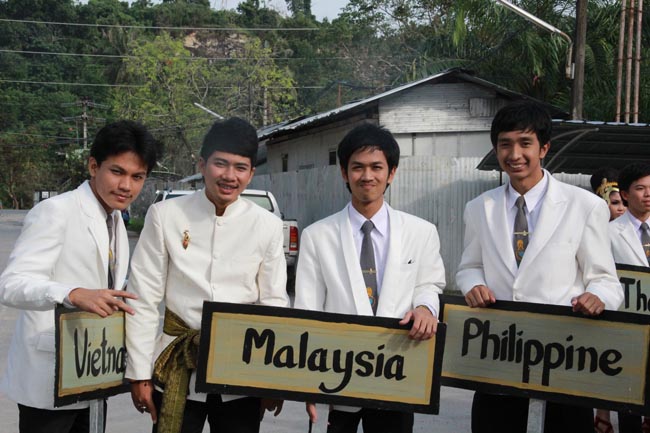 การแข่งขันกีฬาเชื่อมความสัมพันธ์ นิสิต นักศึกษาวิชาชีพครู โครงการกีฬา ศึกษาฯ - ครุศาสตร์ ' กล้วยไม้เกมส์ ' ครั้งที่ 2 วันที่ 18 - 20 มกราคม 2556 ณ มหาวิทยาลัยทักษิณ วิทยาเขตสงขลา ภาพที่ 30
