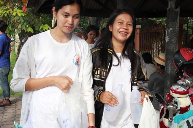 การแข่งขันกีฬาเชื่อมความสัมพันธ์ นิสิต นักศึกษาวิชาชีพครู โครงการกีฬา ศึกษาฯ - ครุศาสตร์ ' กล้วยไม้เกมส์ ' ครั้งที่ 2 วันที่ 18 - 20 มกราคม 2556 ณ มหาวิทยาลัยทักษิณ วิทยาเขตสงขลา ภาพที่ 51