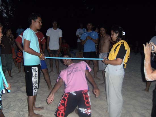 กิจกรรมกีฬาชายหาดสัมพันธ์ คณะศึกษาศาสตร์ ณ เกาะอาดัง ภาพที่ 197