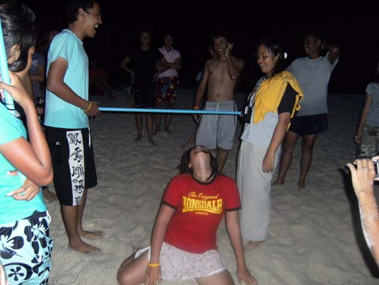 กิจกรรมกีฬาชายหาดสัมพันธ์ คณะศึกษาศาสตร์ ณ เกาะอาดัง ภาพที่ 200