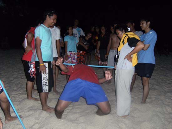 กิจกรรมกีฬาชายหาดสัมพันธ์ คณะศึกษาศาสตร์ ณ เกาะอาดัง ภาพที่ 206