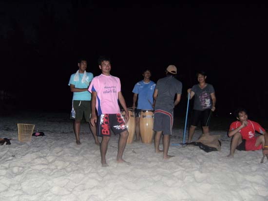 กิจกรรมกีฬาชายหาดสัมพันธ์ คณะศึกษาศาสตร์ ณ เกาะอาดัง ภาพที่ 207