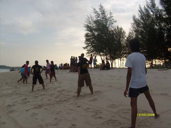 กิจกรรมกีฬาชายหาดสัมพันธ์ คณะศึกษาศาสตร์ ณ เกาะอาดัง ภาพที่ 218
