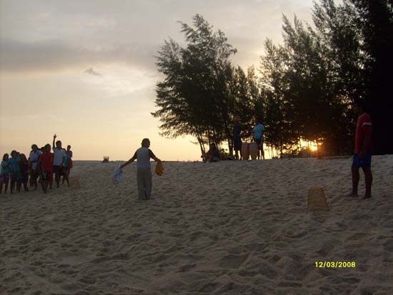 กิจกรรมกีฬาชายหาดสัมพันธ์ คณะศึกษาศาสตร์ ณ เกาะอาดัง ภาพที่ 222
