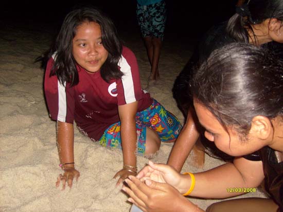 กิจกรรมกีฬาชายหาดสัมพันธ์ คณะศึกษาศาสตร์ ณ เกาะอาดัง ภาพที่ 240