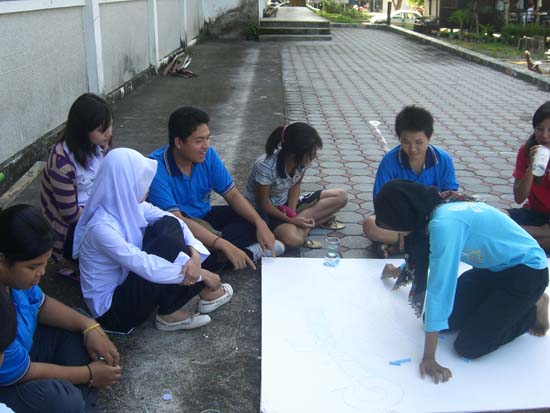 กิจกรรมเตรียมซุ้มแสดงความยินดีกับบัณฑิต คณะศึกษาศาสตร์ ภาพที่ 4