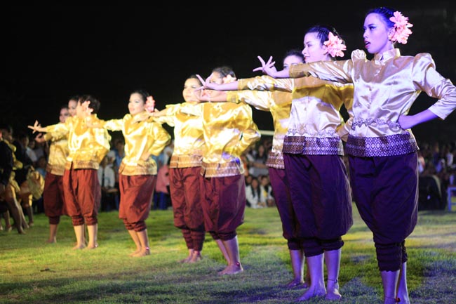 การแข่งขันกีฬาเชื่อมความสัมพันธ์ นิสิต นักศึกษาวิชาชีพครู โครงการกีฬา ศึกษาฯ - ครุศาสตร์ ' กล้วยไม้เกมส์ ' ครั้งที่ 2 วันที่ 18 - 20 มกราคม 2556 ณ มหาวิทยาลัยทักษิณ วิทยาเขตสงขลา ภาพที่ 644