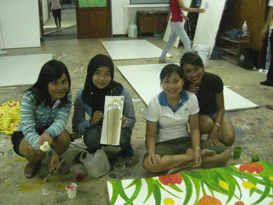 กิจกรรมเตรียมซุ้มแสดงความยินดีกับบัณฑิต คณะศึกษาศาสตร์ ภาพที่ 14