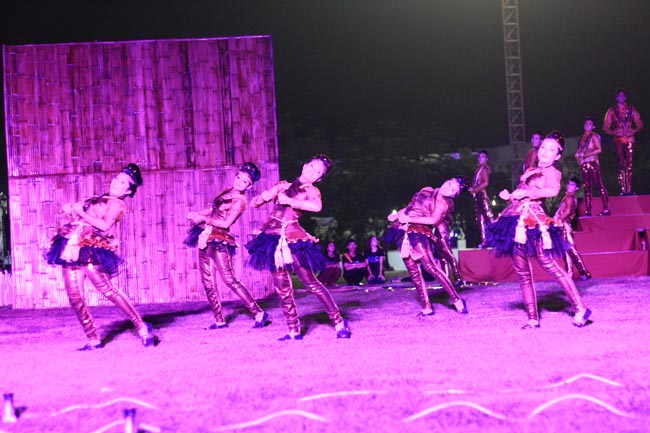 การแข่งขันกีฬาเชื่อมความสัมพันธ์ นิสิต นักศึกษาวิชาชีพครู โครงการกีฬา ศึกษาฯ - ครุศาสตร์ ' กล้วยไม้เกมส์ ' ครั้งที่ 2 วันที่ 18 - 20 มกราคม 2556 ณ มหาวิทยาลัยทักษิณ วิทยาเขตสงขลา ภาพที่ 685