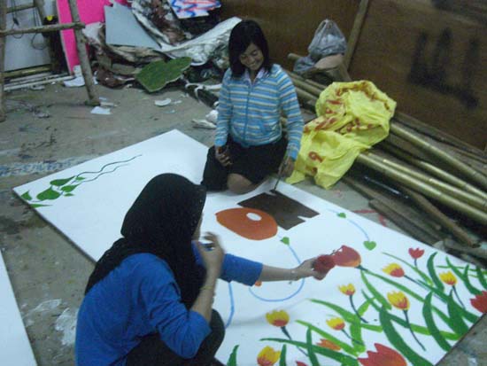 กิจกรรมเตรียมซุ้มแสดงความยินดีกับบัณฑิต คณะศึกษาศาสตร์ ภาพที่ 17