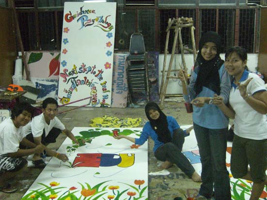 กิจกรรมเตรียมซุ้มแสดงความยินดีกับบัณฑิต คณะศึกษาศาสตร์ ภาพที่ 18