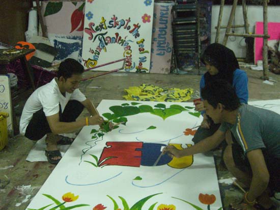 กิจกรรมเตรียมซุ้มแสดงความยินดีกับบัณฑิต คณะศึกษาศาสตร์ ภาพที่ 22