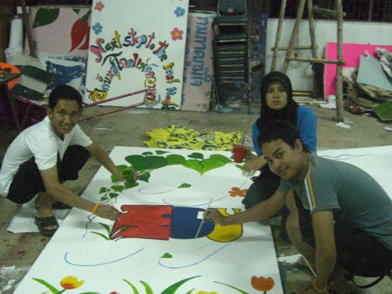 กิจกรรมเตรียมซุ้มแสดงความยินดีกับบัณฑิต คณะศึกษาศาสตร์ ภาพที่ 23