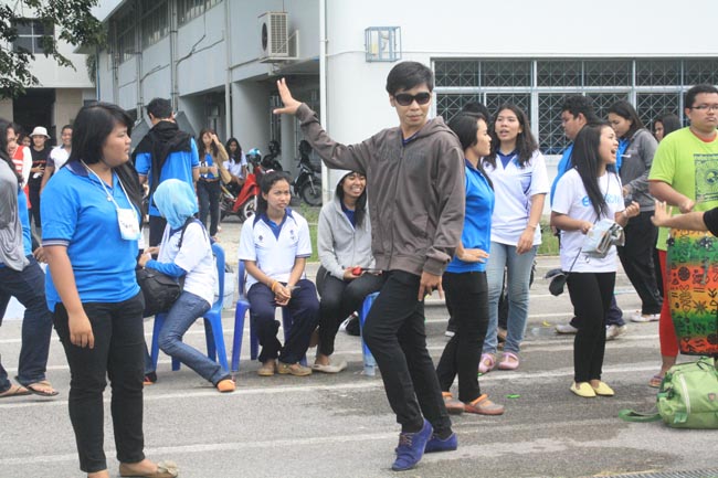 การแข่งขันกีฬาเชื่อมความสัมพันธ์ นิสิต นักศึกษาวิชาชีพครู โครงการกีฬา ศึกษาฯ - ครุศาสตร์ ' กล้วยไม้เกมส์ ' ครั้งที่ 2 วันที่ 18 - 20 มกราคม 2556 ณ มหาวิทยาลัยทักษิณ วิทยาเขตสงขลา ภาพที่ 939
