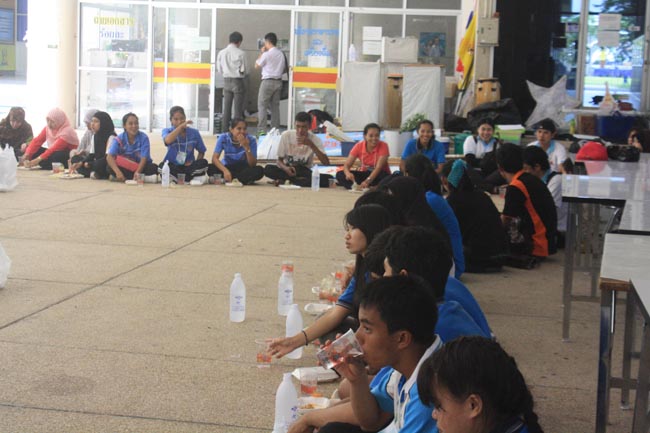 การแข่งขันกีฬาเชื่อมความสัมพันธ์ นิสิต นักศึกษาวิชาชีพครู โครงการกีฬา ศึกษาฯ - ครุศาสตร์ ' กล้วยไม้เกมส์ ' ครั้งที่ 2 วันที่ 18 - 20 มกราคม 2556 ณ มหาวิทยาลัยทักษิณ วิทยาเขตสงขลา ภาพที่ 958