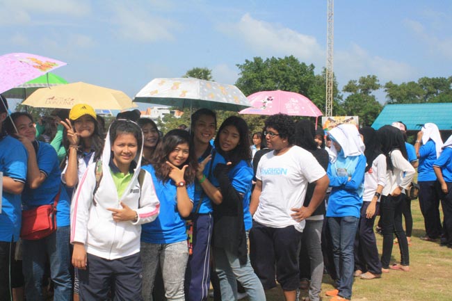 การแข่งขันกีฬาเชื่อมความสัมพันธ์ นิสิต นักศึกษาวิชาชีพครู โครงการกีฬา ศึกษาฯ - ครุศาสตร์ ' กล้วยไม้เกมส์ ' ครั้งที่ 2 วันที่ 18 - 20 มกราคม 2556 ณ มหาวิทยาลัยทักษิณ วิทยาเขตสงขลา ภาพที่ 1016