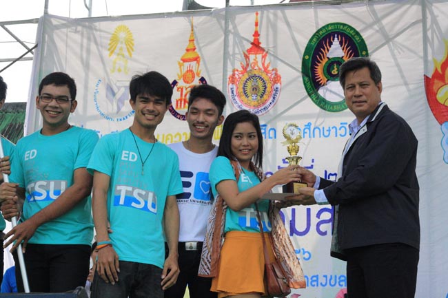 การแข่งขันกีฬาเชื่อมความสัมพันธ์ นิสิต นักศึกษาวิชาชีพครู โครงการกีฬา ศึกษาฯ - ครุศาสตร์ ' กล้วยไม้เกมส์ ' ครั้งที่ 2 วันที่ 18 - 20 มกราคม 2556 ณ มหาวิทยาลัยทักษิณ วิทยาเขตสงขลา ภาพที่ 1107
