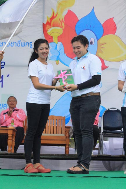 การแข่งขันกีฬาเชื่อมความสัมพันธ์ นิสิต นักศึกษาวิชาชีพครู โครงการกีฬา ศึกษาฯ - ครุศาสตร์ ' กล้วยไม้เกมส์ ' ครั้งที่ 2 วันที่ 18 - 20 มกราคม 2556 ณ มหาวิทยาลัยทักษิณ วิทยาเขตสงขลา ภาพที่ 1127