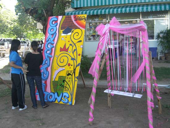 กิจกรรมเตรียมซุ้มแสดงความยินดีกับบัณฑิต คณะศึกษาศาสตร์ ภาพที่ 83