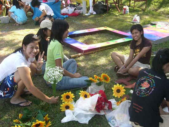 กิจกรรมเตรียมซุ้มแสดงความยินดีกับบัณฑิต คณะศึกษาศาสตร์ ภาพที่ 85