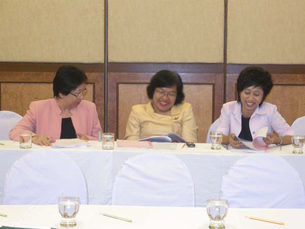 ประชุมคณะ และ งานเลี้ยงอาจารย์ใหม่55 ภาพที่ 5