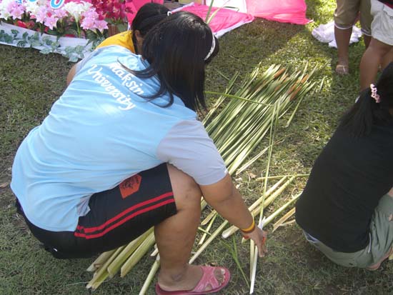 กิจกรรมเตรียมซุ้มแสดงความยินดีกับบัณฑิต คณะศึกษาศาสตร์ ภาพที่ 88