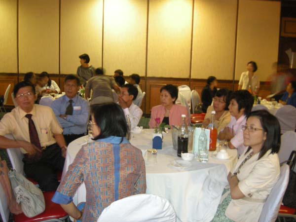 ประชุมคณะ และ งานเลี้ยงอาจารย์ใหม่55 ภาพที่ 71