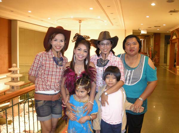 งานปีใหม่สำนักงานคณะศึกษาศาสตร์ ประจำปี พ.ศ.2555 ภาพที่ 33