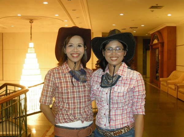งานปีใหม่สำนักงานคณะศึกษาศาสตร์ ประจำปี พ.ศ.2555 ภาพที่ 34