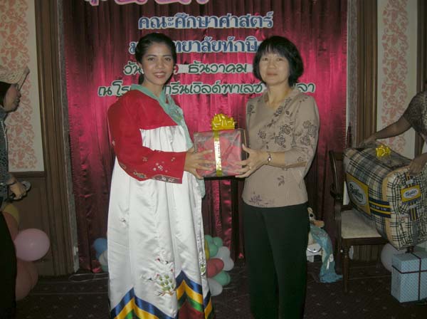 งานปีใหม่สำนักงานคณะศึกษาศาสตร์ ประจำปี พ.ศ.2555 ภาพที่ 95