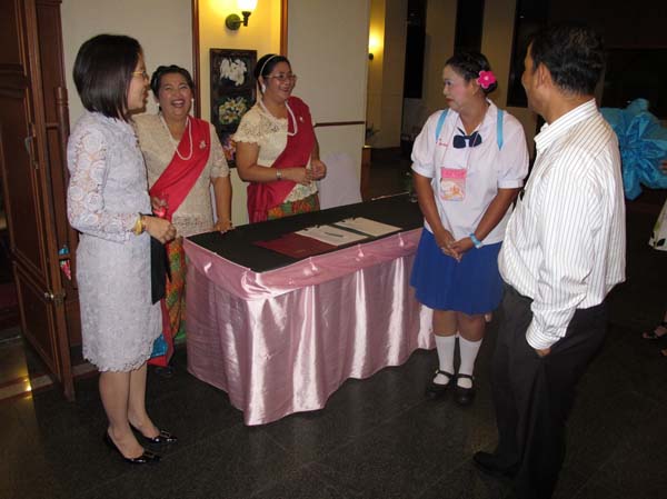 งานปีใหม่สำนักงานคณะศึกษาศาสตร์ ประจำปี พ.ศ.2555 ภาพที่ 160